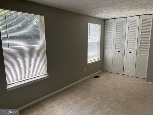 14582 OLDE KENT RD, Centreville, VA 20120