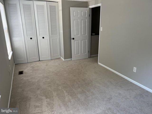 14582 OLDE KENT RD, Centreville, VA 20120