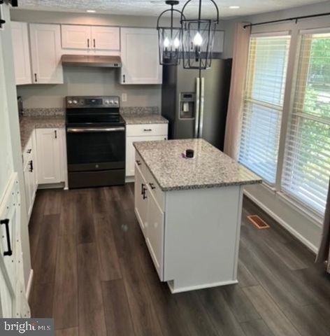14582 OLDE KENT RD, Centreville, VA 20120