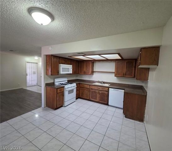 6671 West Tropicana Avenue 103, Las Vegas, NV 89103