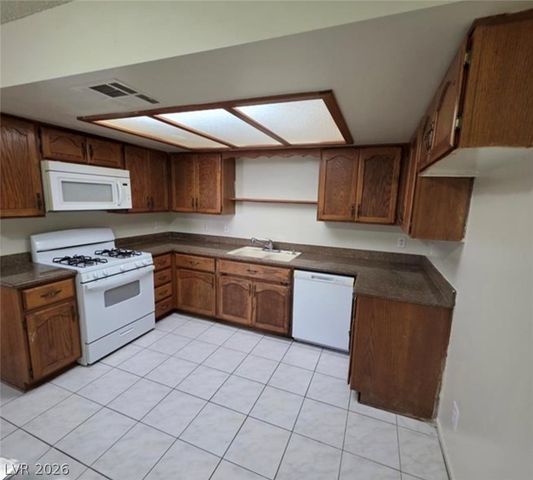 6671 West Tropicana Avenue 103, Las Vegas, NV 89103