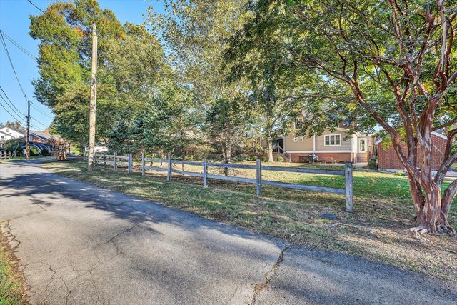 141 Lewis AVE, Salem, VA 24153