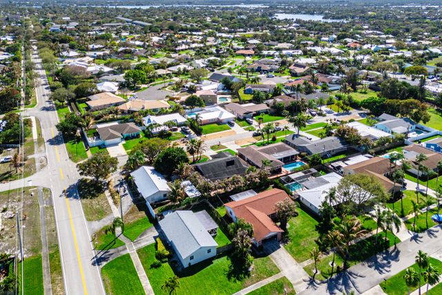 4153 Russell Street, Jupiter, FL 33469