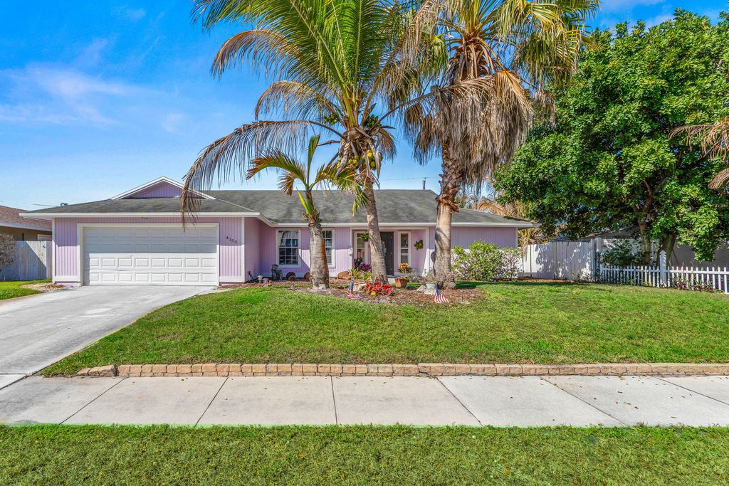 4153 Russell Street, Jupiter, FL 33469