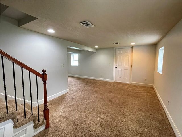 212 Jackson Avenue, Liberty, MO 64068