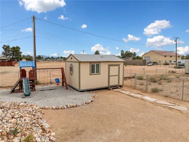 15620 Erie Road, Apple Valley, CA 92307