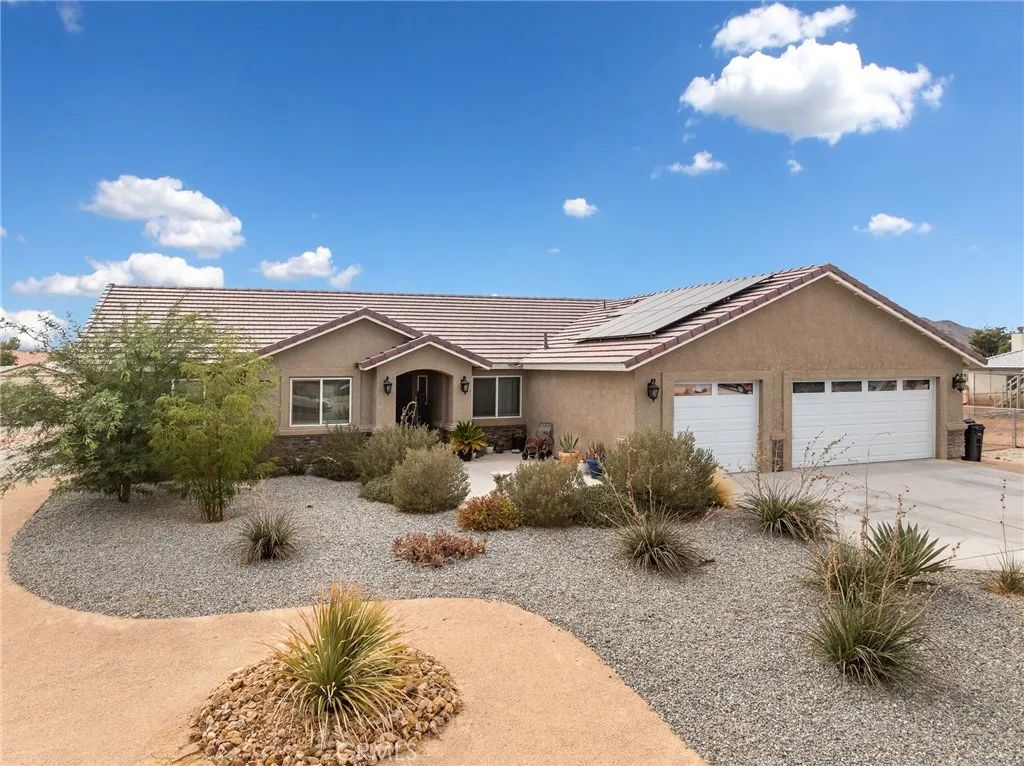 15620 Erie Road, Apple Valley, CA 92307