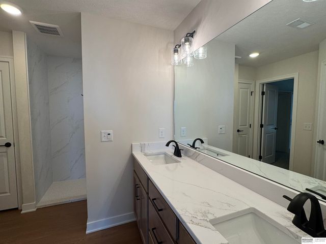 20808 Kansas Avenue, Elkhorn, NE 68022