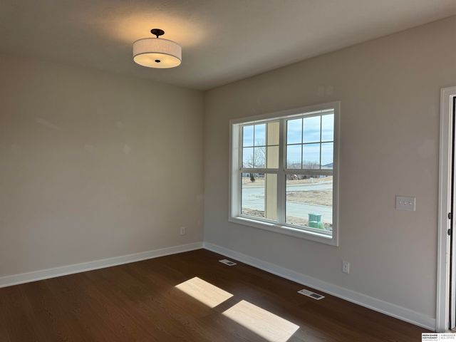 20808 Kansas Avenue, Elkhorn, NE 68022