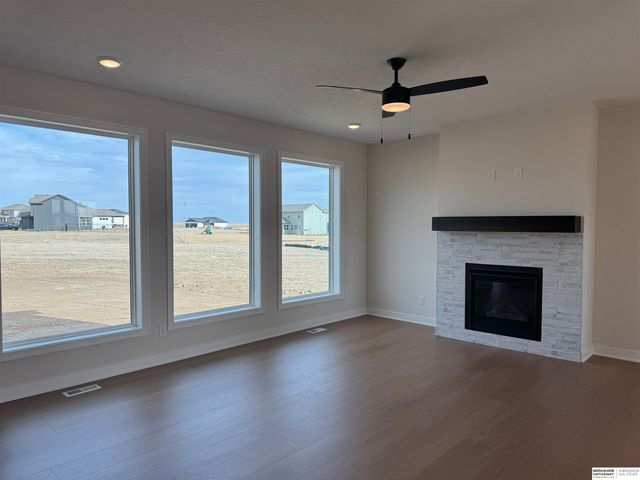 20808 Kansas Avenue, Elkhorn, NE 68022