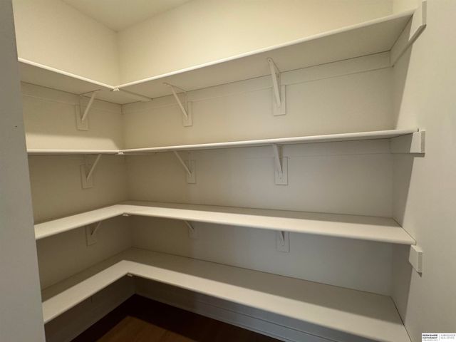 20808 Kansas Avenue, Elkhorn, NE 68022