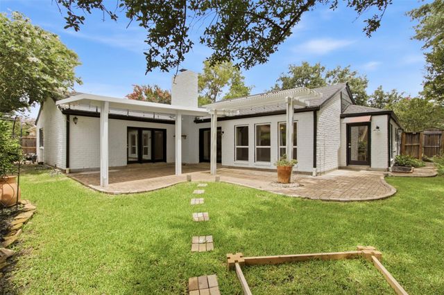 12203 Meadow Lake Drive, Houston, TX 77077