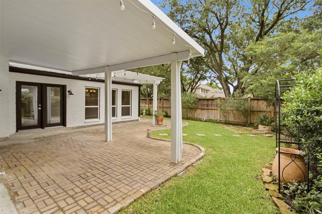 12203 Meadow Lake Drive, Houston, TX 77077