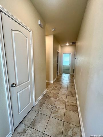 3327 Taurus Sky, Converse, TX 78109