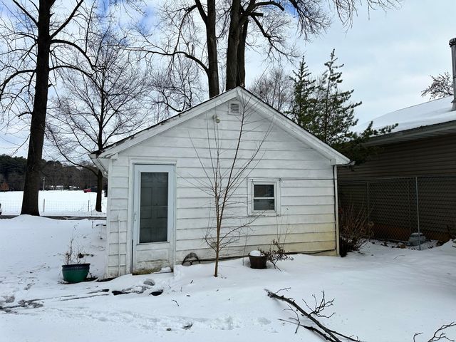 50330 Eastside Drive, Dowagiac, MI 49047