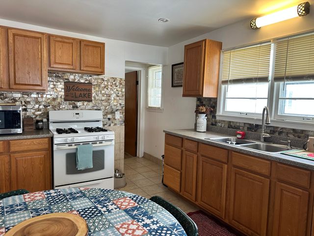 50330 Eastside Drive, Dowagiac, MI 49047