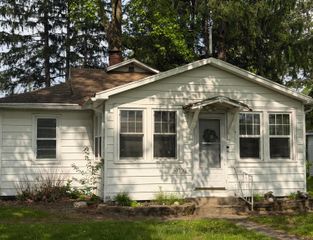 50330 Eastside Drive, Dowagiac, MI 49047