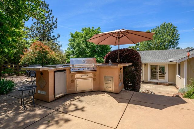 1601 Velvet Horn Ln, Rescue, CA 95672