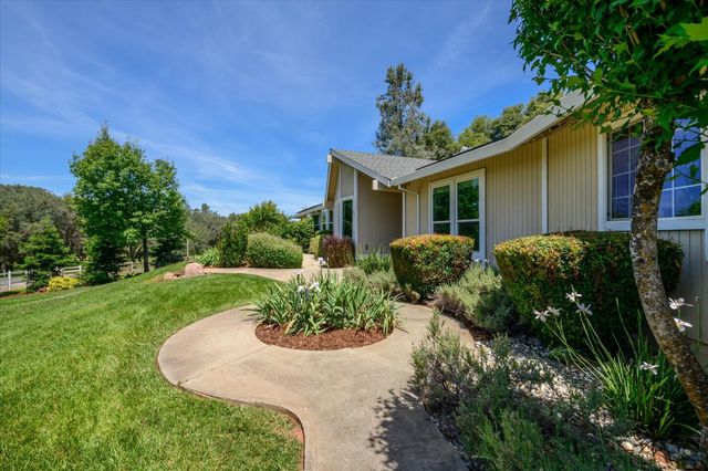 1601 Velvet Horn Ln, Rescue, CA 95672