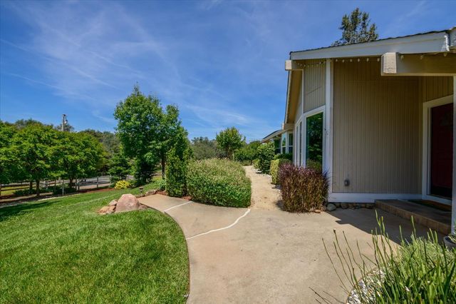 1601 Velvet Horn Ln, Rescue, CA 95672
