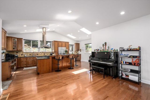 1601 Velvet Horn Ln, Rescue, CA 95672