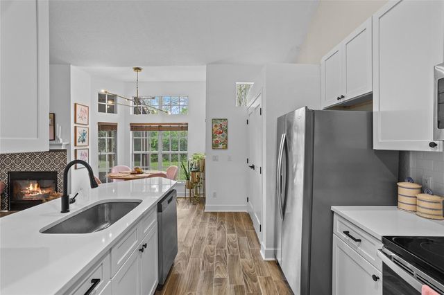 1482 FARRINDON CIRCLE, Lake Mary, FL 32746