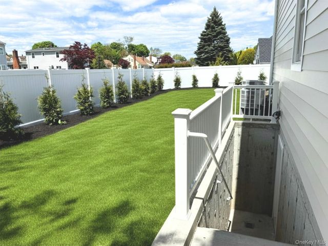 5 Baker Lane, Levittown, NY 11756