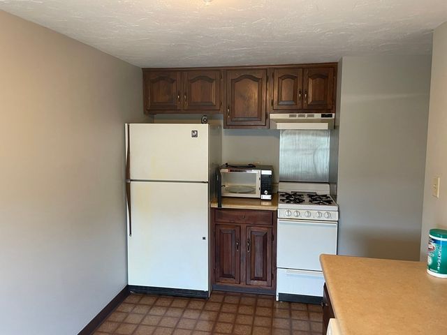 195 Billings Rd 3, Quincy, MA 02171