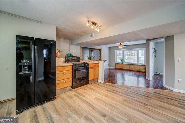 53 Black Road NE, White, GA 30184