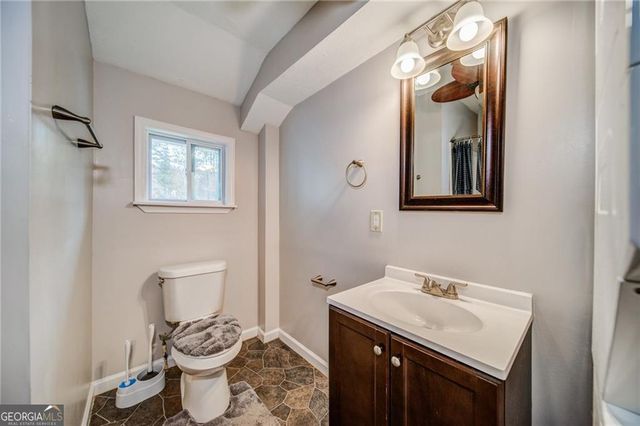 53 Black Road NE, White, GA 30184