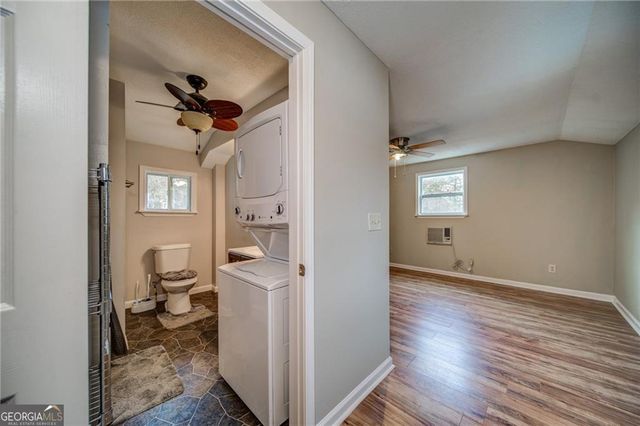 53 Black Road NE, White, GA 30184