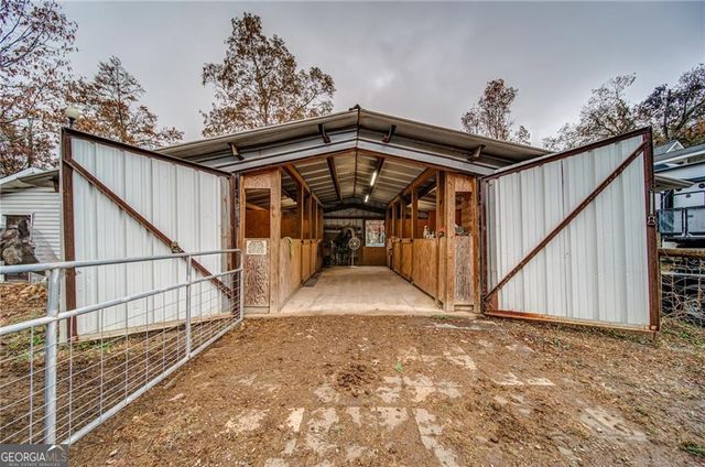 53 Black Road NE, White, GA 30184