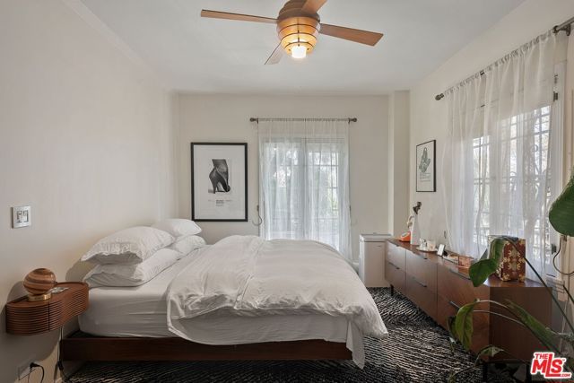 109 N Sycamore Avenue 204, Los Angeles, CA 90036