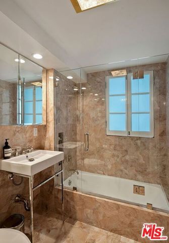109 N Sycamore Avenue 204, Los Angeles, CA 90036