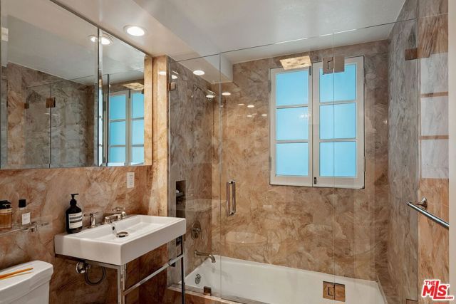109 N Sycamore Avenue 204, Los Angeles, CA 90036