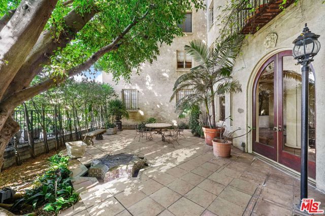 109 N Sycamore Avenue 204, Los Angeles, CA 90036