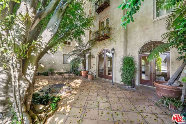 109 N Sycamore Avenue 204, Los Angeles, CA 90036