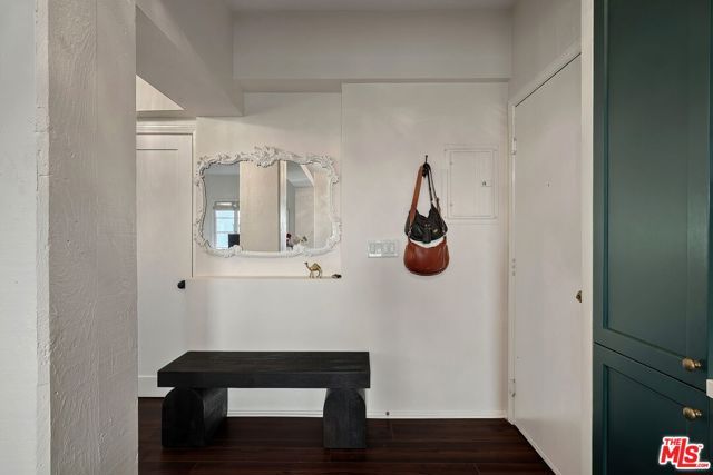109 N Sycamore Avenue 204, Los Angeles, CA 90036