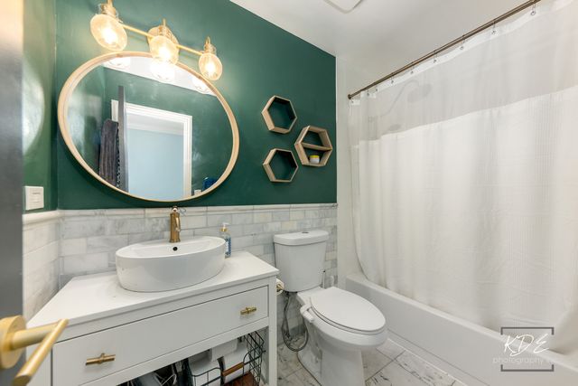 5938 Greenview Road, Lisle, IL 60532