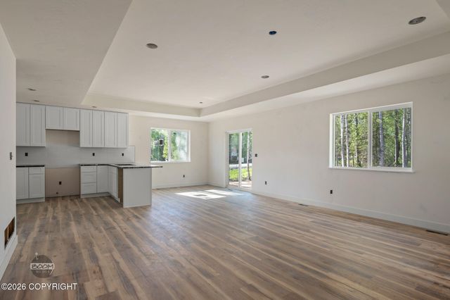L1 B2 W Como Circle, Wasilla, AK 99623