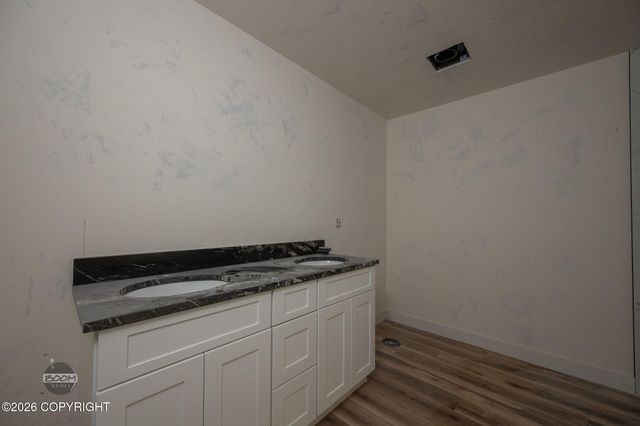 L1 B2 W Como Circle, Wasilla, AK 99623