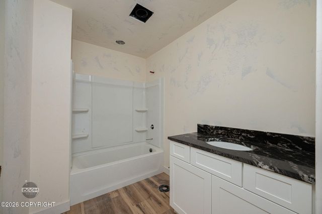 L1 B2 W Como Circle, Wasilla, AK 99623