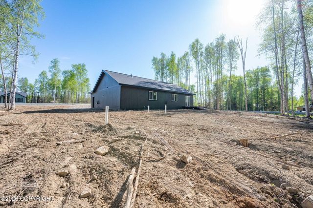 L1 B2 W Como Circle, Wasilla, AK 99623