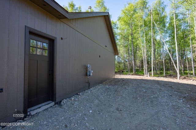 L1 B2 W Como Circle, Wasilla, AK 99623