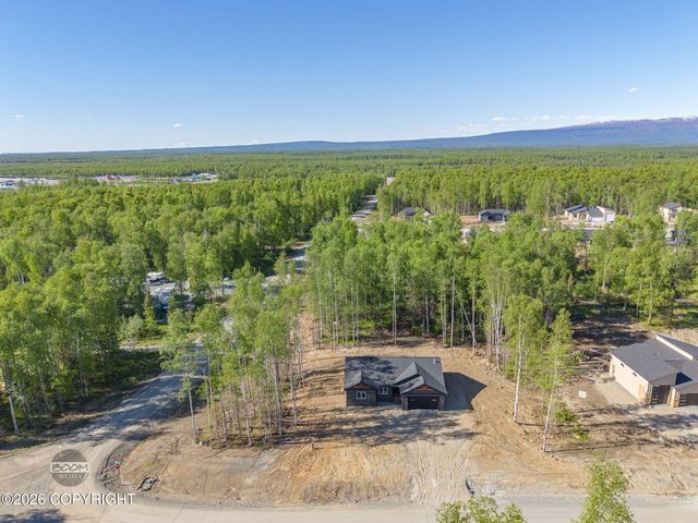 L1 B2 W Como Circle, Wasilla, AK 99623