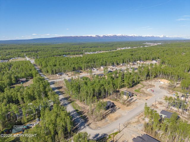 L1 B2 W Como Circle, Wasilla, AK 99623