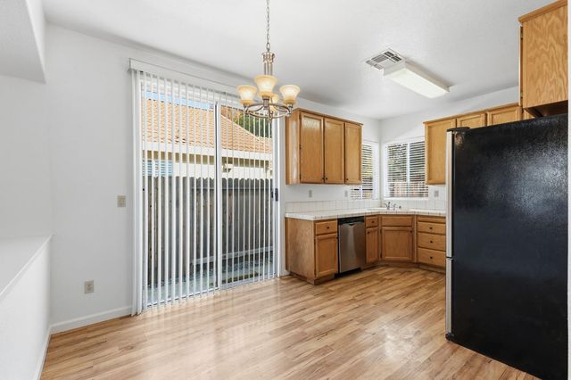 1918 Ajay Dr, Roseville, CA 95678