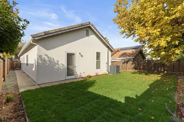 1918 Ajay Dr, Roseville, CA 95678