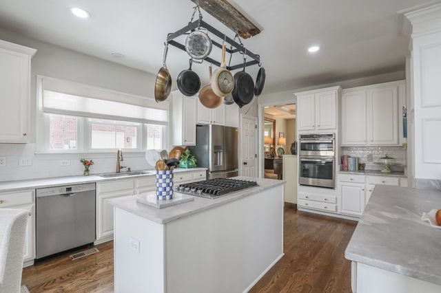 206 Gardenridge Dr, Franklin, TN 37069