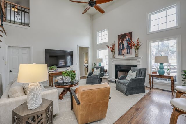 206 Gardenridge Dr, Franklin, TN 37069